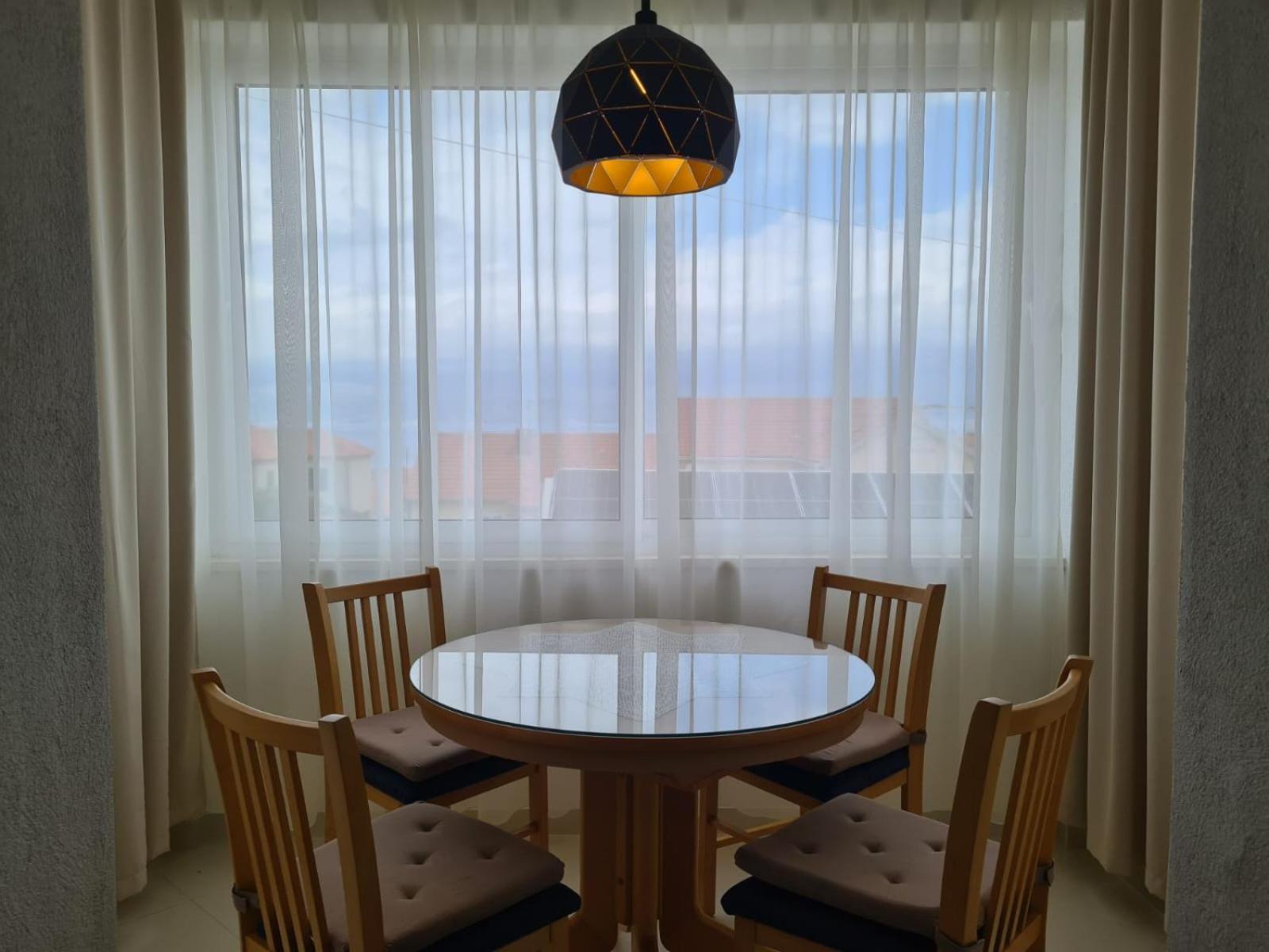 Apartments Jelena Supetar - Four Apartments - A Small House With A Private Yard - Two-Room Apartment With A Sea View - Studio Apartment - Two-Room Apartment With Garden View- Free Parking Bagian luar foto