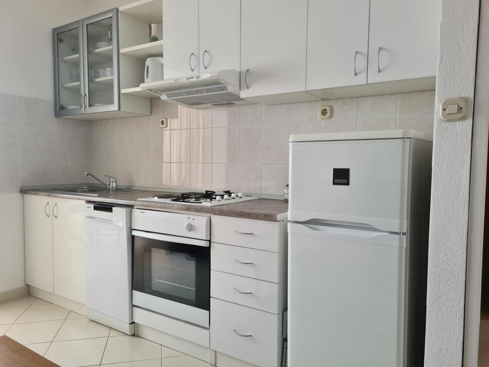 Apartments Jelena Supetar - Four Apartments - A Small House With A Private Yard - Two-Room Apartment With A Sea View - Studio Apartment - Two-Room Apartment With Garden View- Free Parking Bagian luar foto