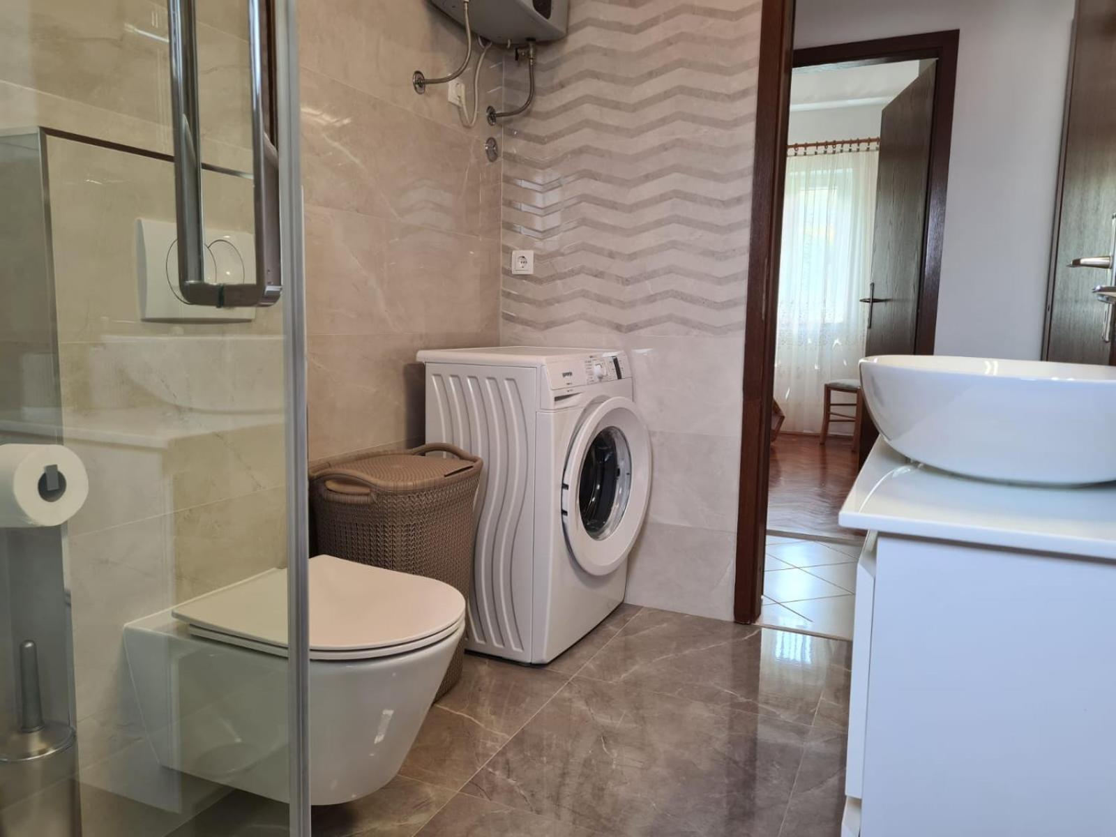 Apartments Jelena Supetar - Four Apartments - A Small House With A Private Yard - Two-Room Apartment With A Sea View - Studio Apartment - Two-Room Apartment With Garden View- Free Parking Bagian luar foto