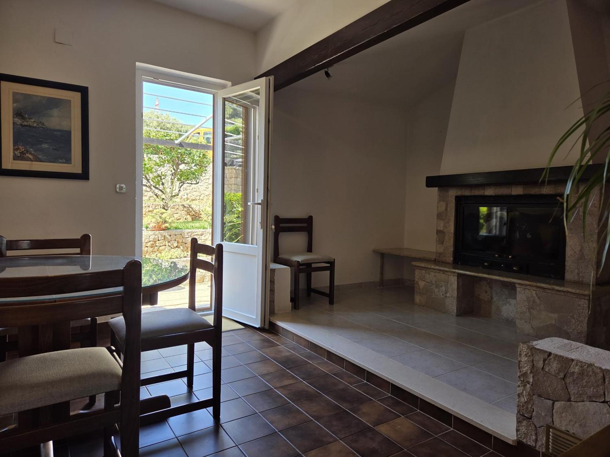 Apartments Jelena Supetar - Four Apartments - A Small House With A Private Yard - Two-Room Apartment With A Sea View - Studio Apartment - Two-Room Apartment With Garden View- Free Parking Bagian luar foto